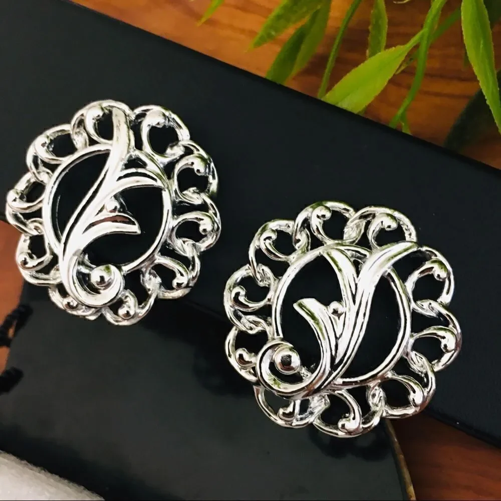 Vintage Sarah Coventry Clip On Silver Earrings Open Work 4290